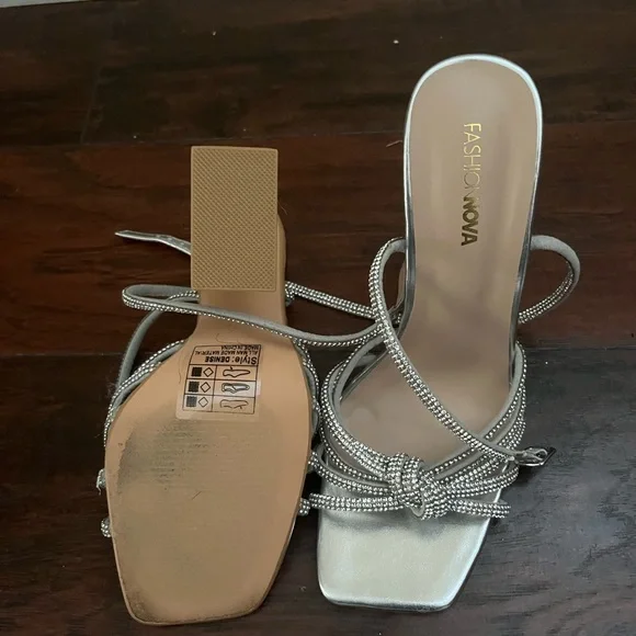 Silver Modern Heels - Picture 6 of 6